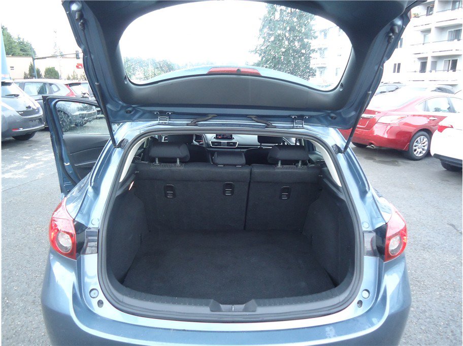 Used 2014 MAZDA MAZDA3 i Touring w/ Technology Package FWD image 27