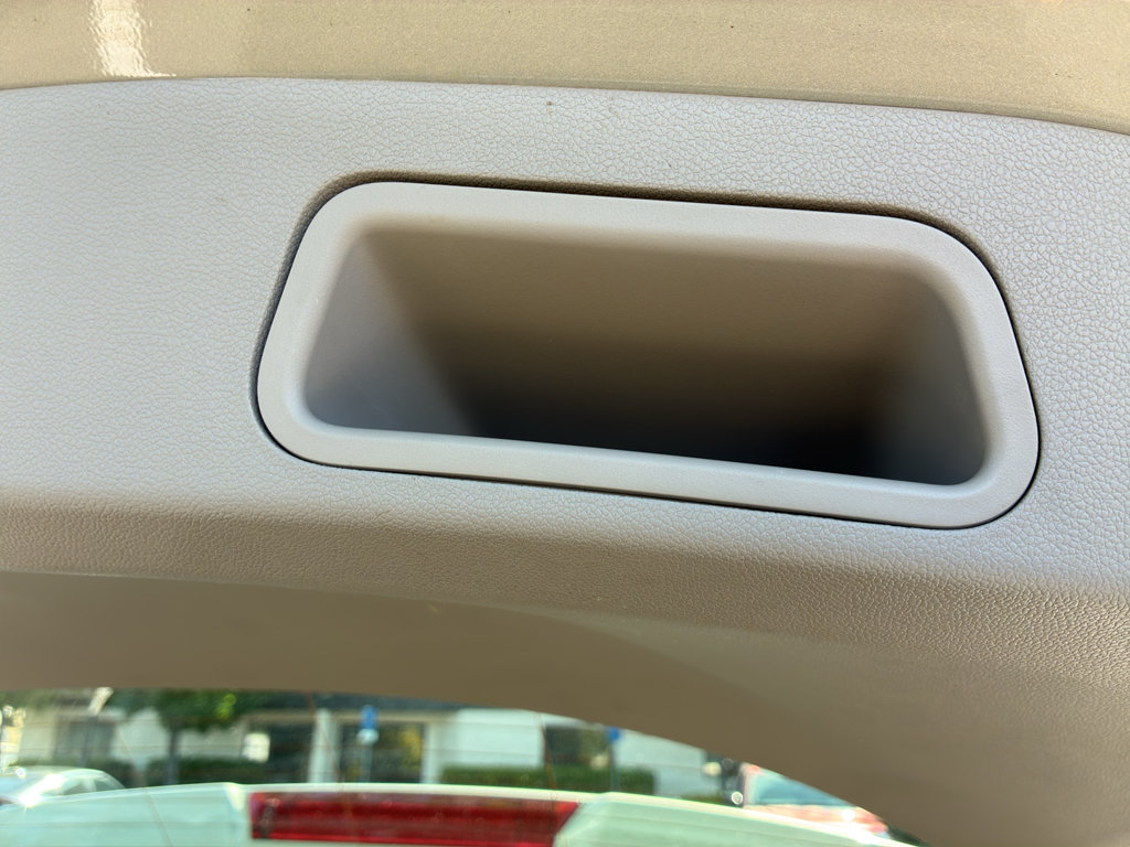Used 2023 Chevrolet Bolt LT FWD image 46