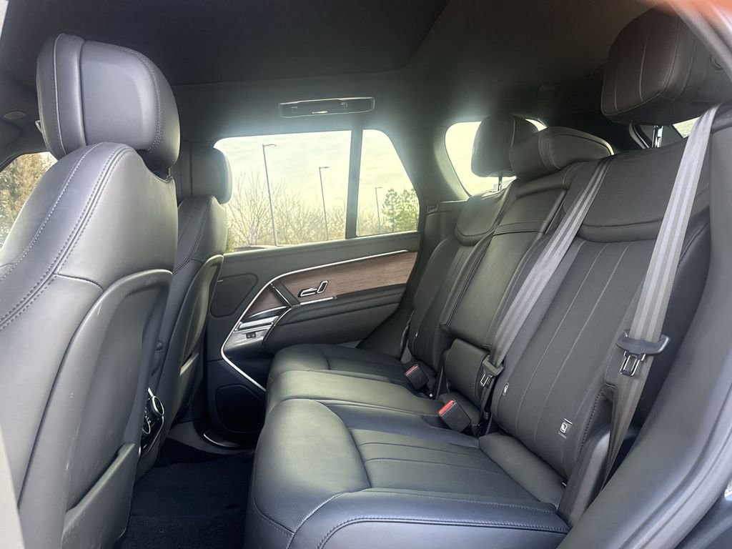 Certified 2023 Land Rover Range Rover SE image 15
