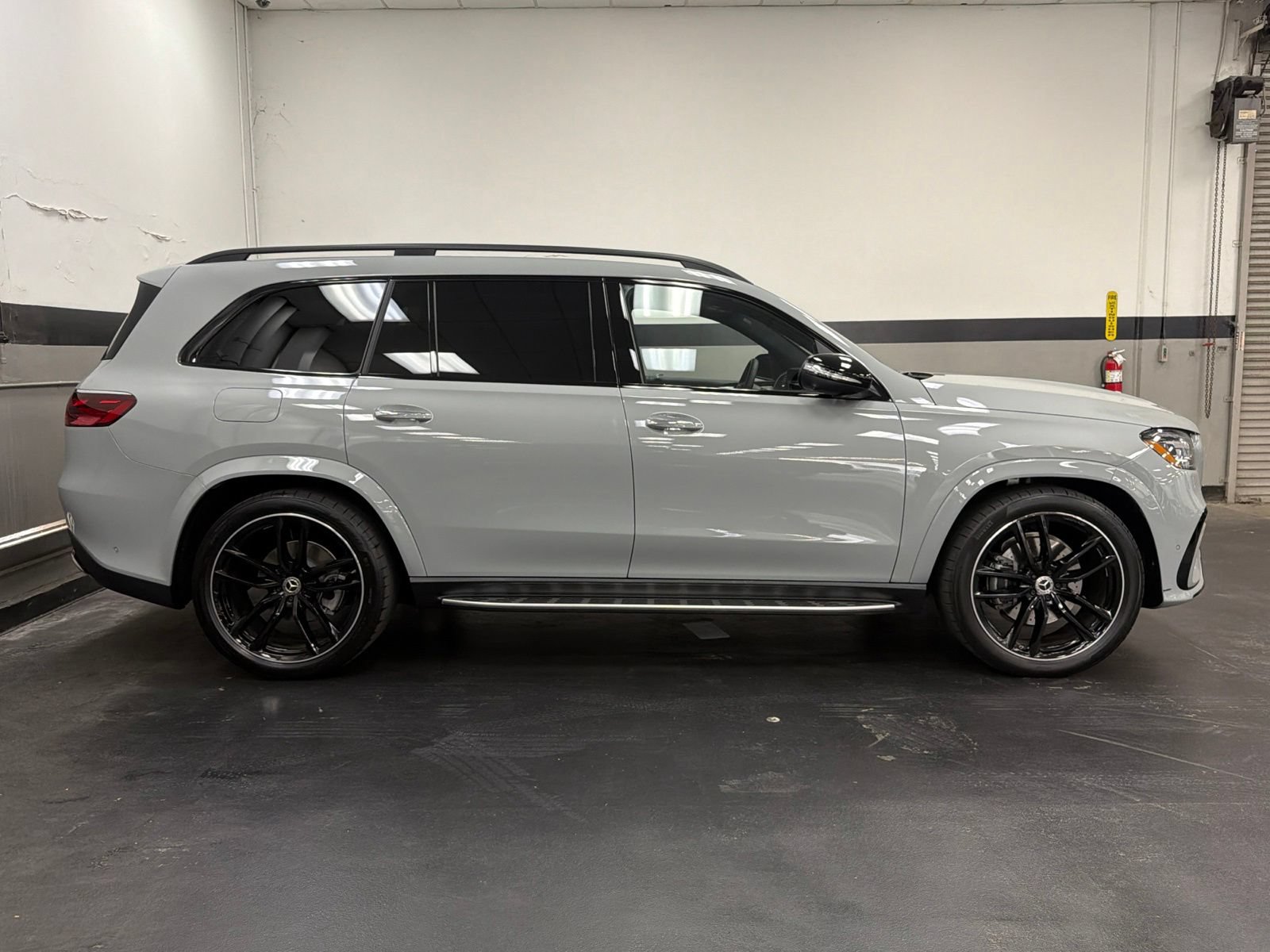 Used 2026 Mercedes-Benz GLS 580 4MATIC image 3