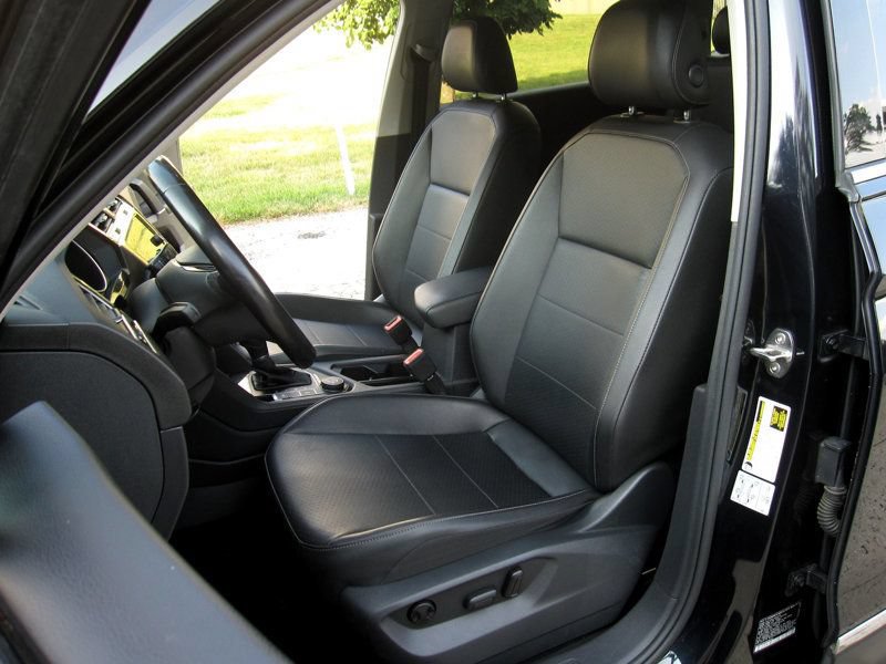 Used 2018 Volkswagen Tiguan SE w/ Panoramic Sunroof Package AWD/4WD image 18