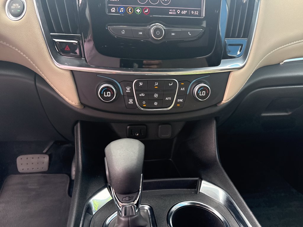 Used 2023 Chevrolet Traverse LS FWD image 21