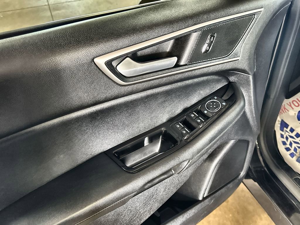 Used 2019 Ford Edge SEL w/ Equipment Group 201A FWD image 14