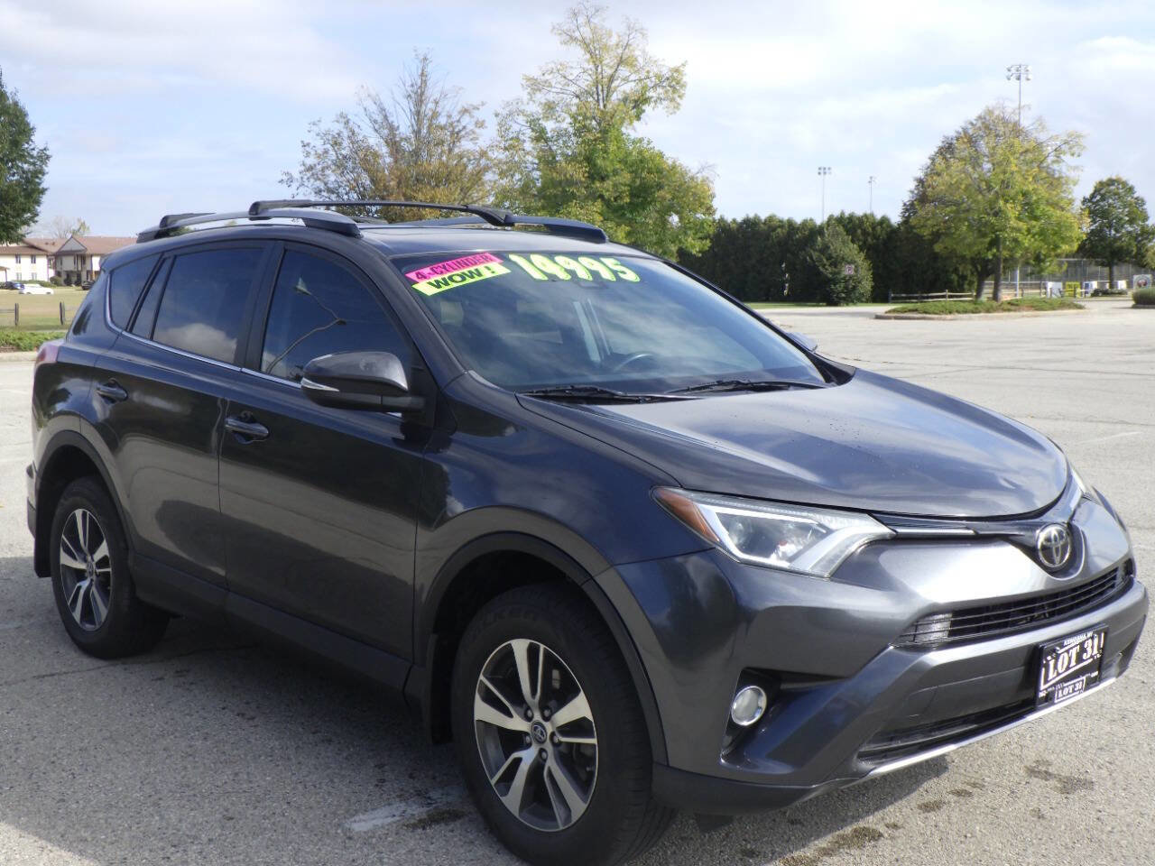 Used 2017 Toyota RAV4 XLE w/ Premium Special Value Package FWD image 6