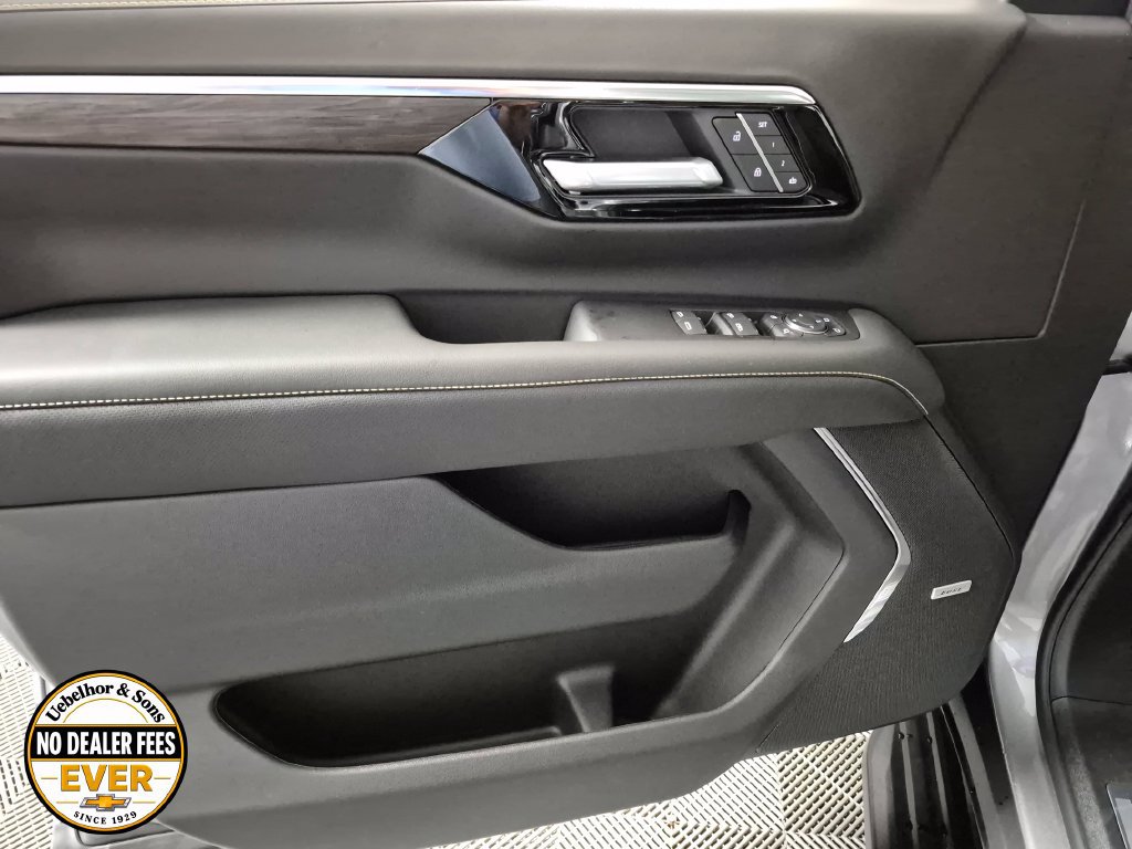 New 2027 Chevrolet Tahoe Premier w/ Sun And Tow Package AWD/4WD image 15
