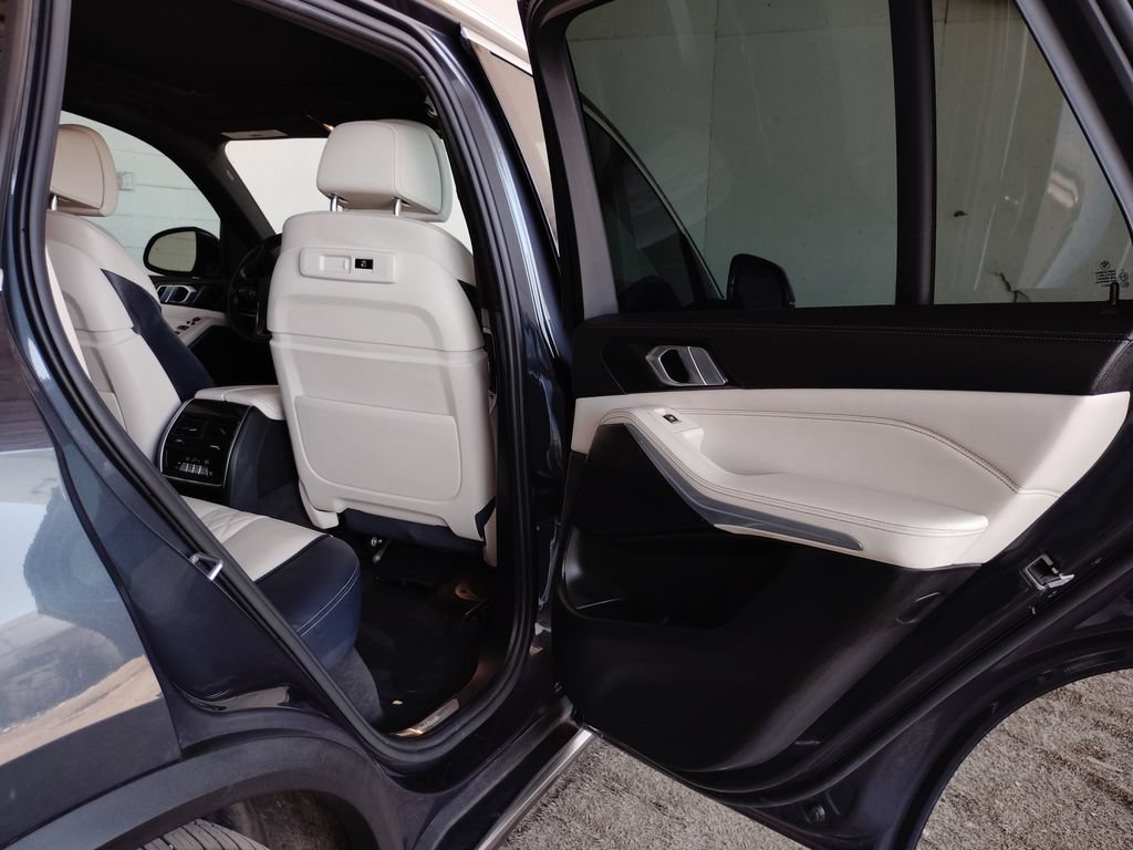Used 2022 BMW X5 xDrive45e w/ Premium Package AWD/4WD image 17