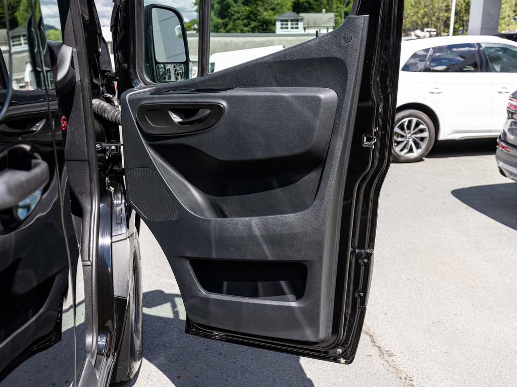 Used 2024 Mercedes-Benz Sprinter 2500 image 12