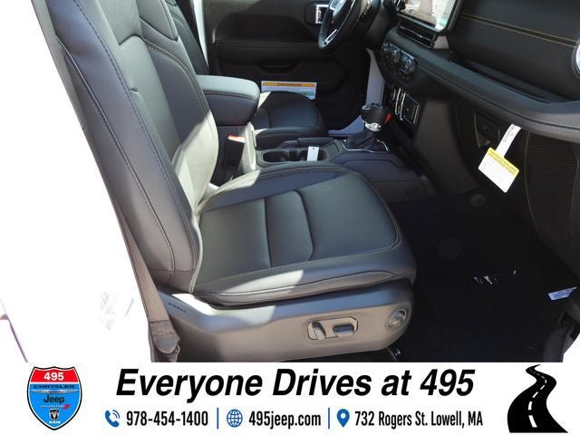 New 2025 Jeep Wrangler Unlimited Sahara w/ Safety Group AWD/4WD image 10