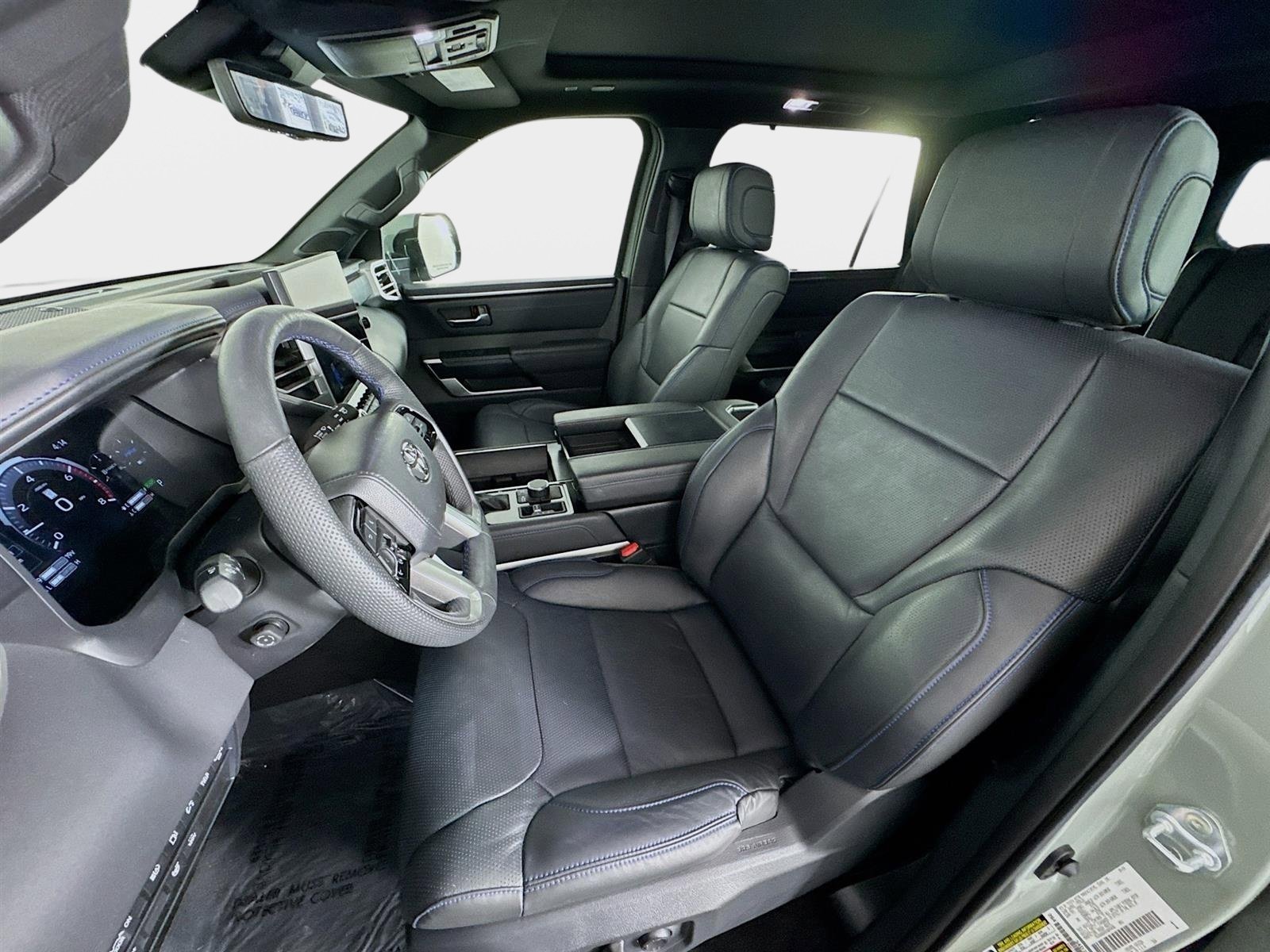 Used 2025 Toyota Sequoia Platinum AWD/4WD image 12