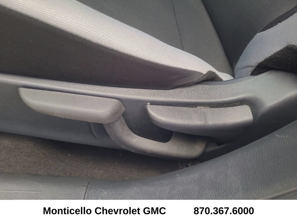 Used 2025 Nissan Versa S w/ Trunk Package FWD image 15
