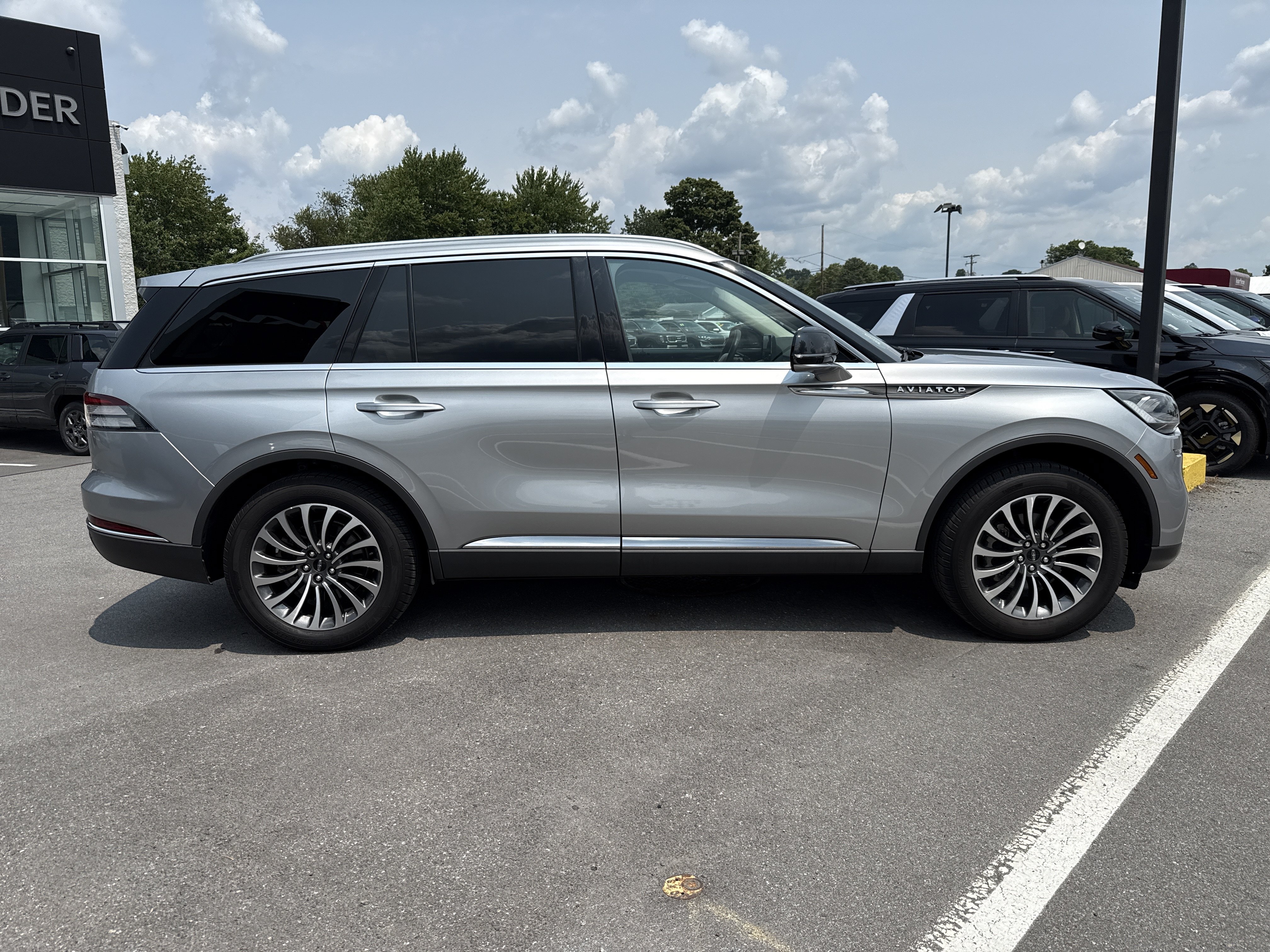 Used 2022 Lincoln Aviator AWD w/ Premium Package video 2