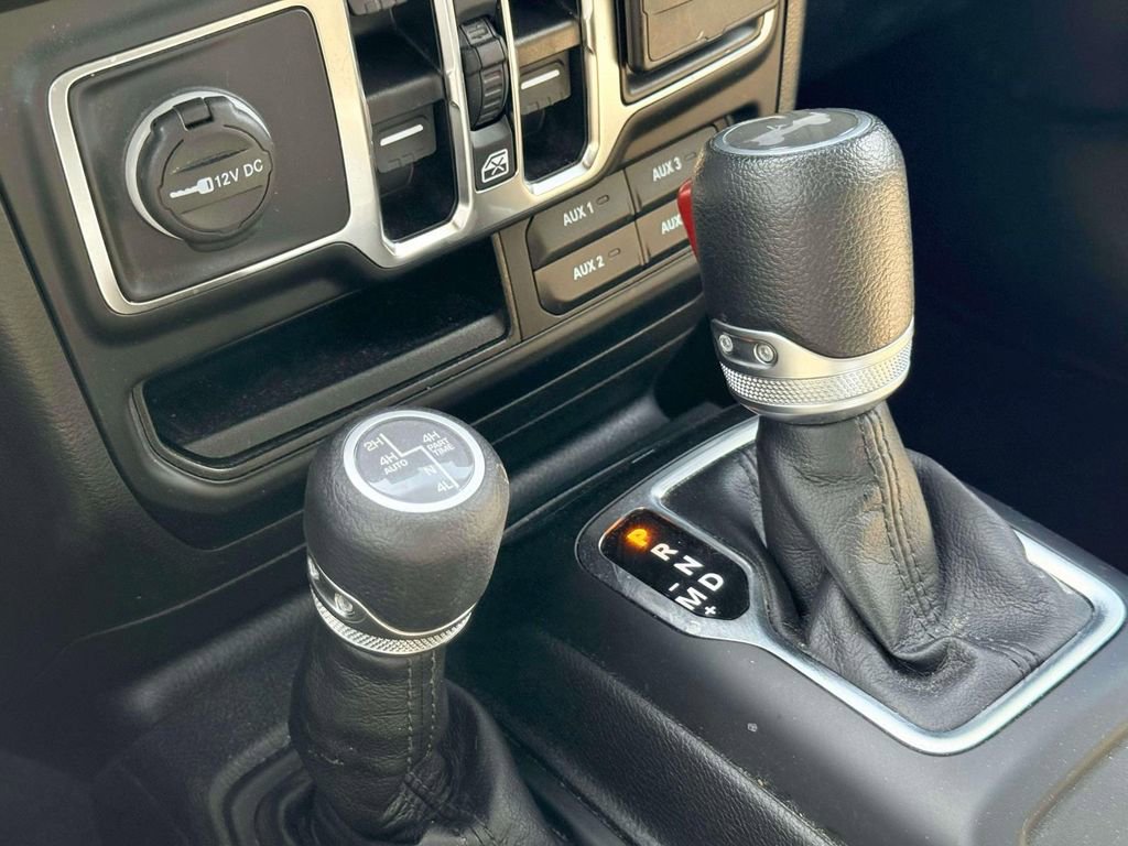 Used 2023 Jeep Wrangler Unlimited w/ Cold Weather Group AWD/4WD image 23