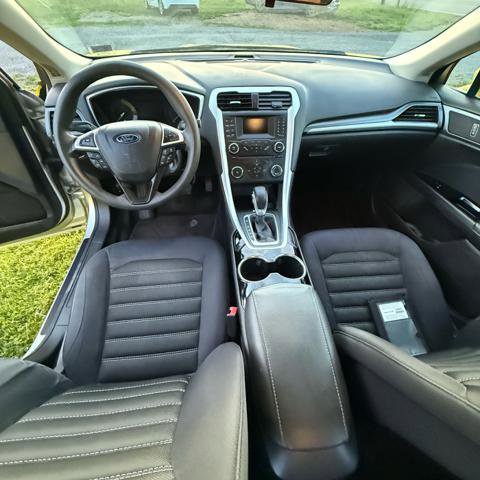 Used 2014 Ford Fusion SE FWD image 14