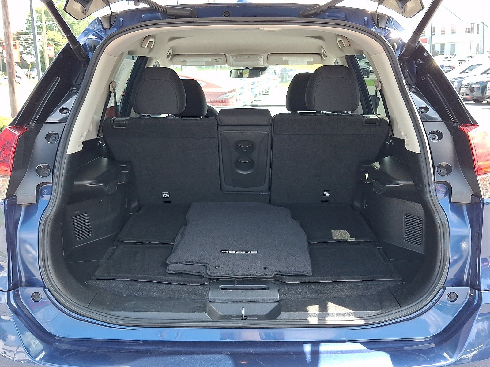 Used 2019 Nissan Rogue SV AWD/4WD image 27