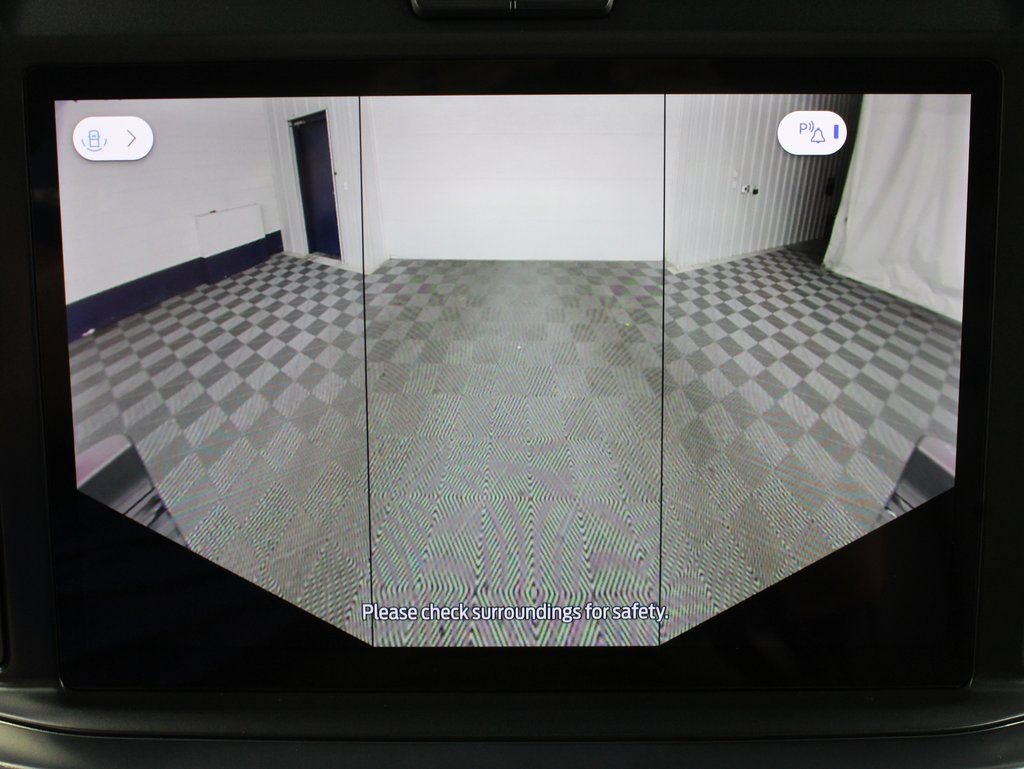 Used 2025 Ford F350 Lariat w/ Black Appearance Package image 18