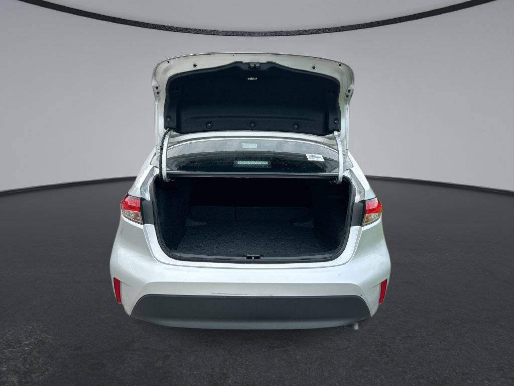 Used 2025 Toyota Corolla LE FWD image 29