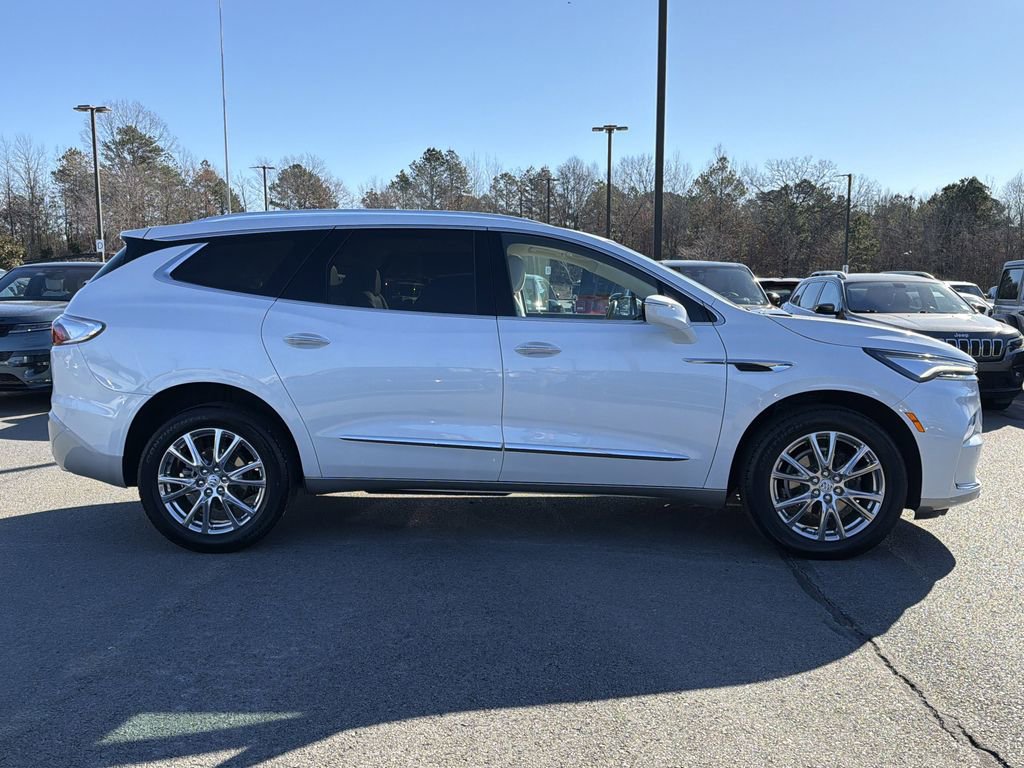 Used 2024 Buick Enclave Essence w/ Experience Buick Package image 6
