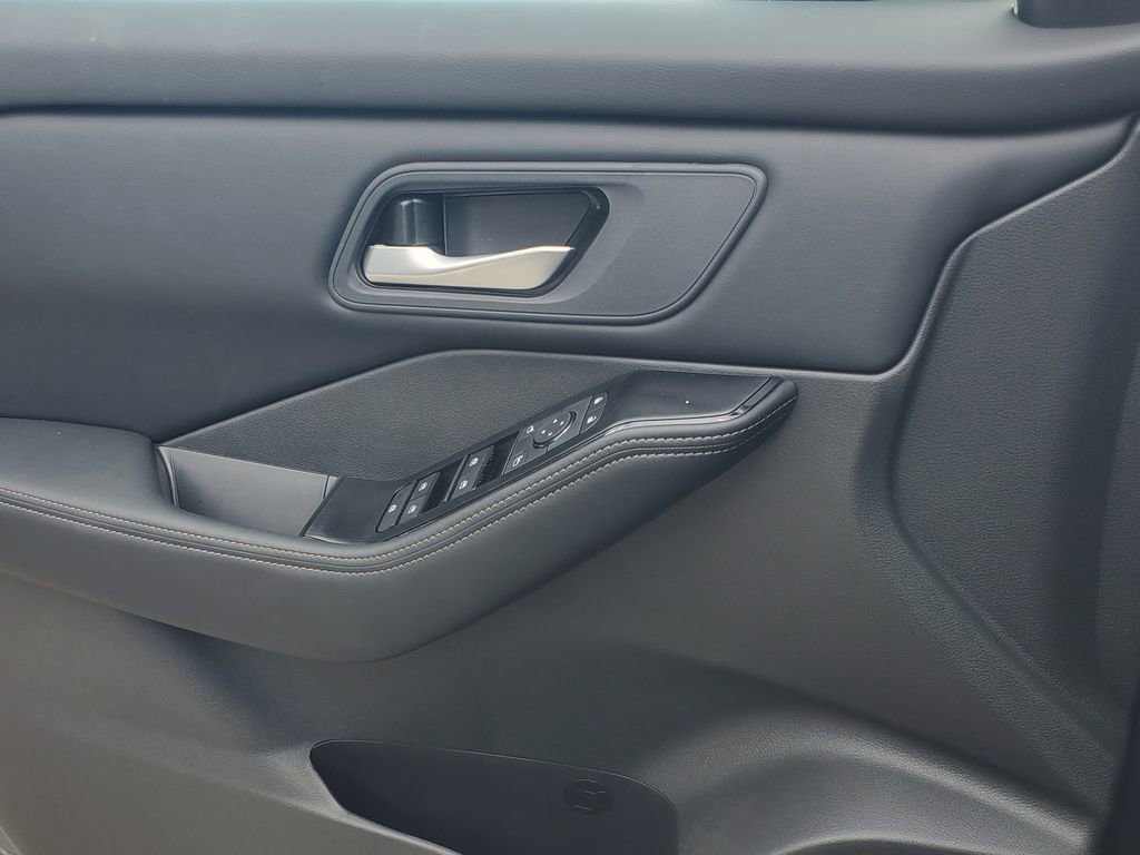 New 2026 Nissan Rogue SV FWD image 19