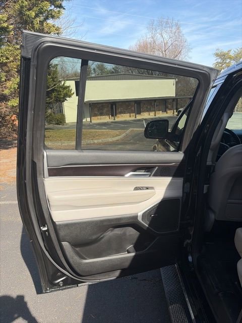 Used 2023 Jeep Wagoneer L 4WD image 26