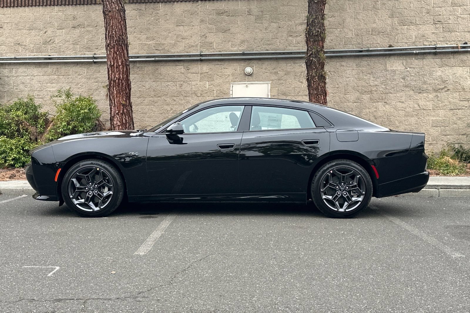 New 2026 Dodge Charger R/T w/ Blacktop Package AWD/4WD image 6