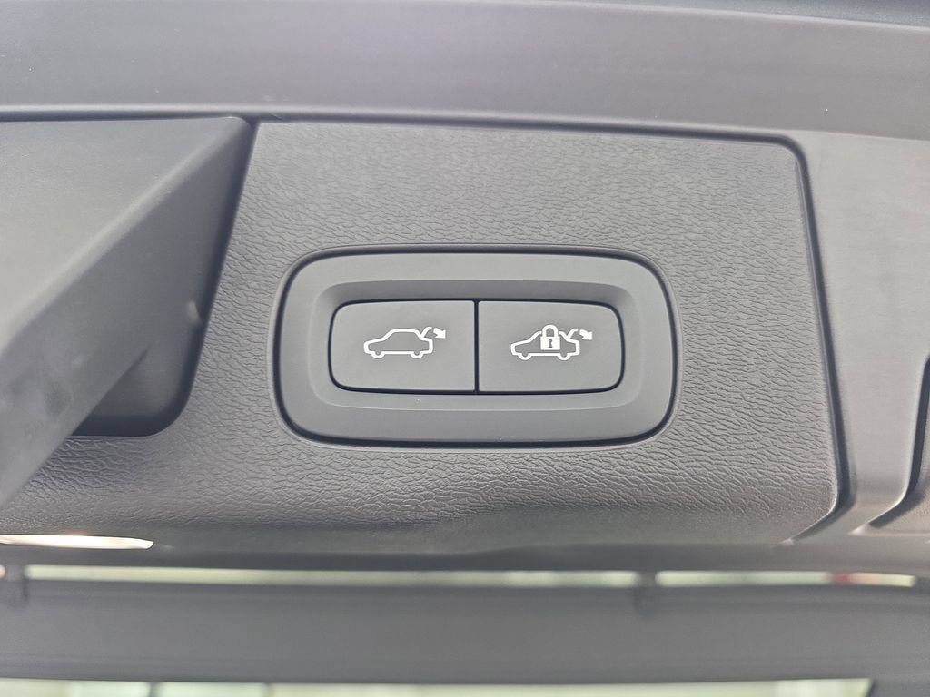 Used 2022 Volvo XC60 B5 Inscription w/ Advanced Package AWD/4WD image 34
