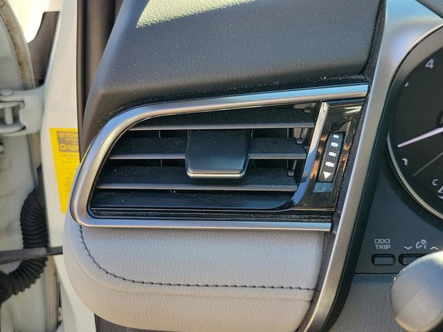 Used 2022 Toyota Camry SE image 30