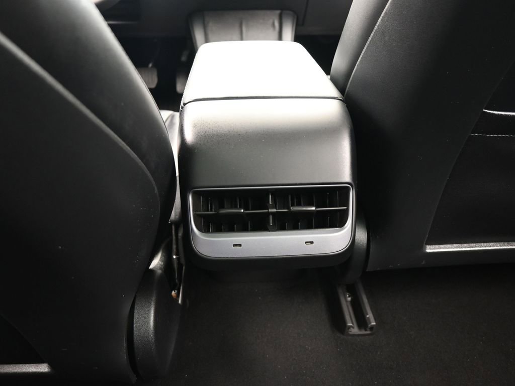 Used 2023 Tesla Model 3 Standard Range image 33