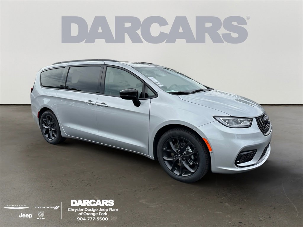 New 2026 Chrysler Pacifica Limited w/ S Appearance Package