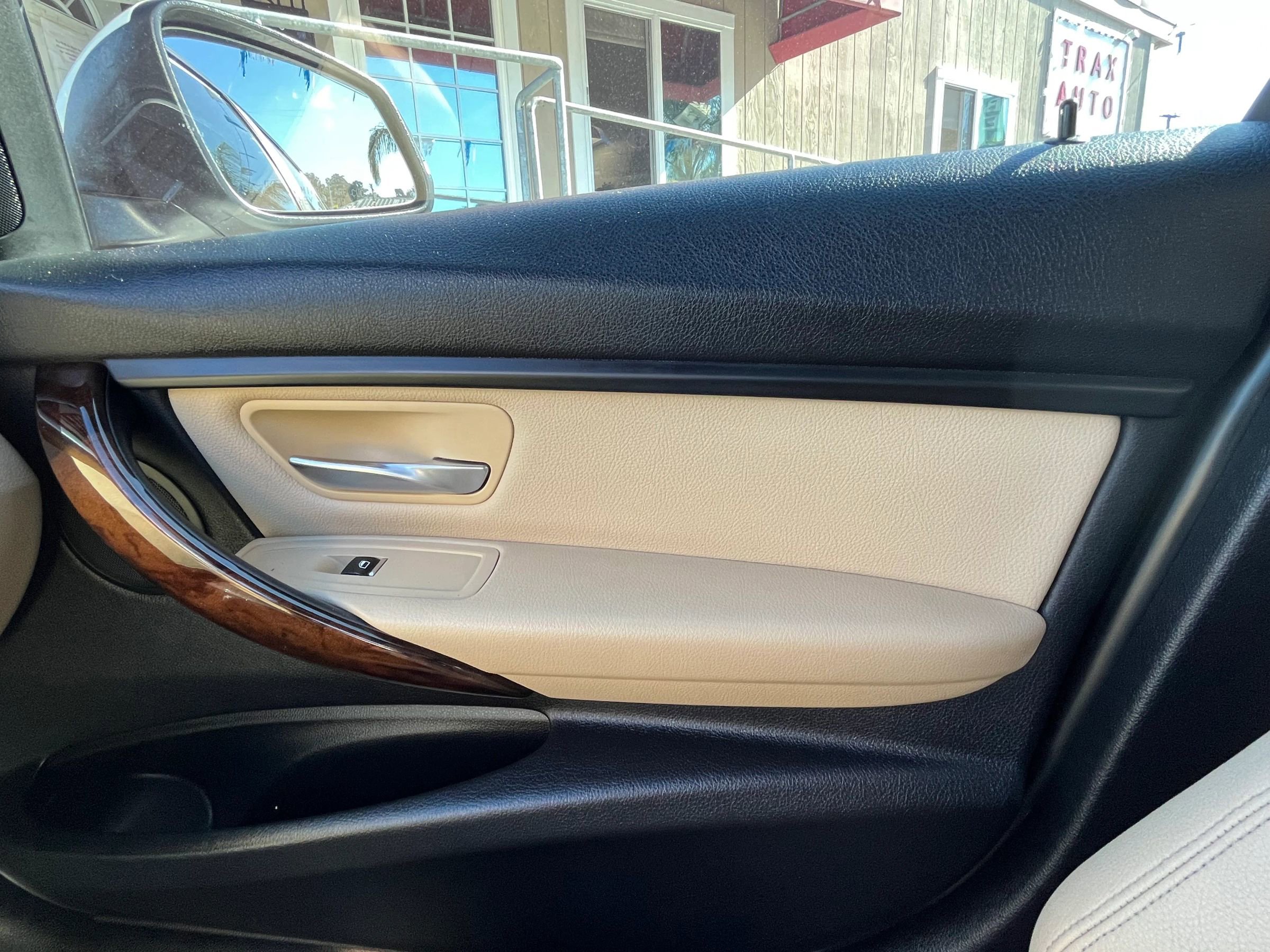 Used 2017 BMW 320i Sedan image 21