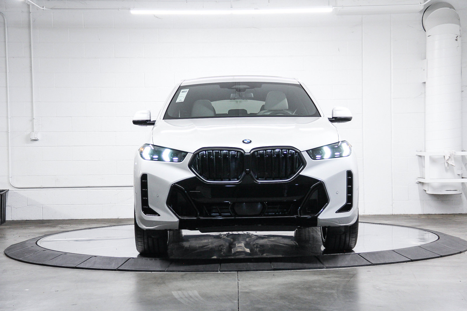 New 2027 BMW X6 xDrive40i AWD/4WD image 2