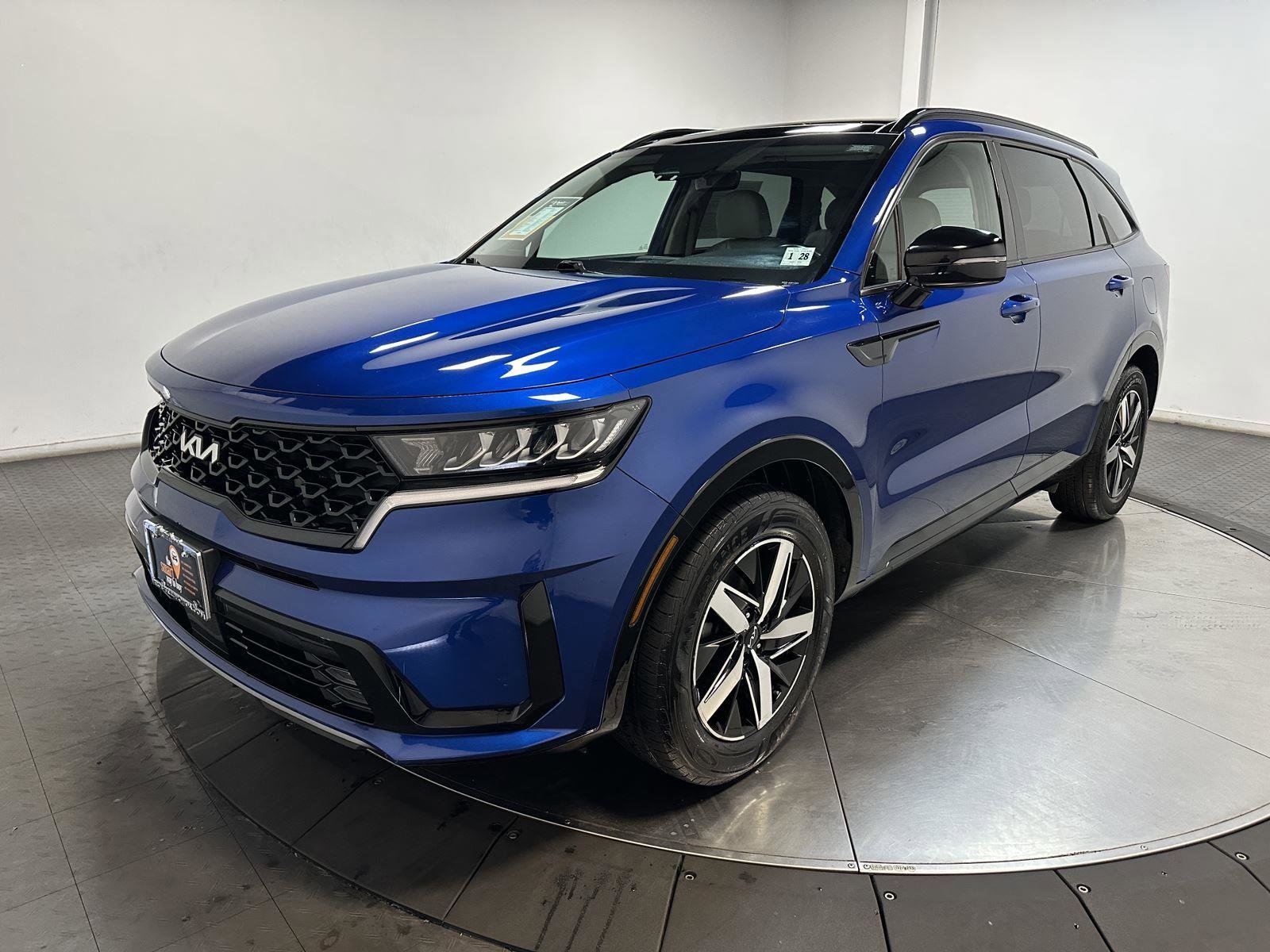 Used 2023 Kia Sorento EX w/ Panoramic Sunroof Package image 6