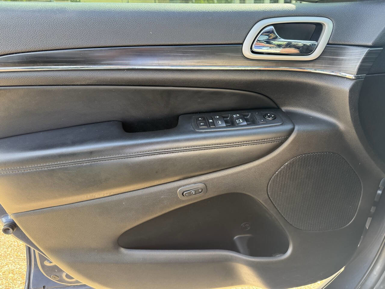 Used 2020 Jeep Grand Cherokee Limited image 15