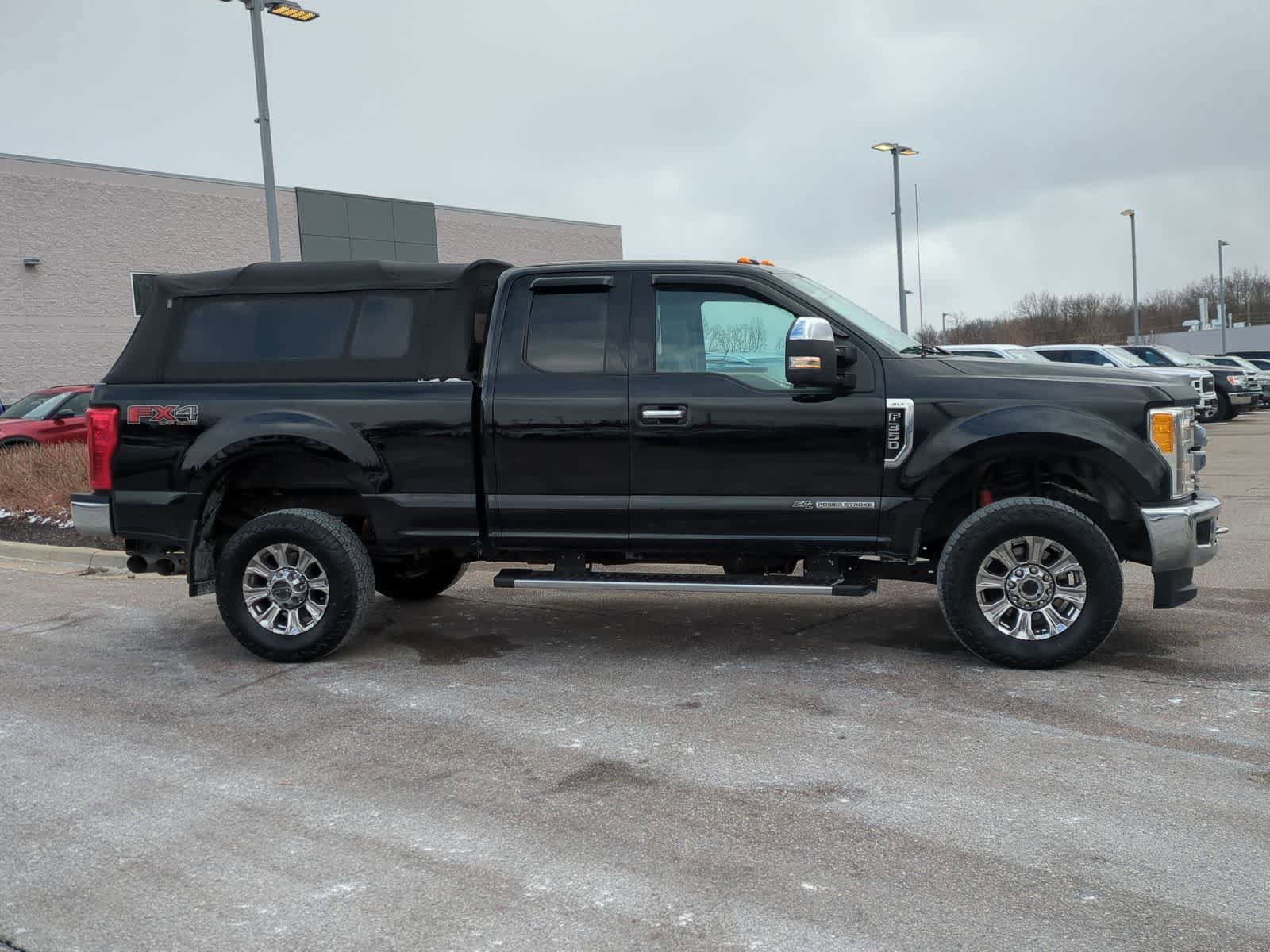 Used 2017 Ford F350 XLT w/ XLT Premium Package AWD/4WD image 9