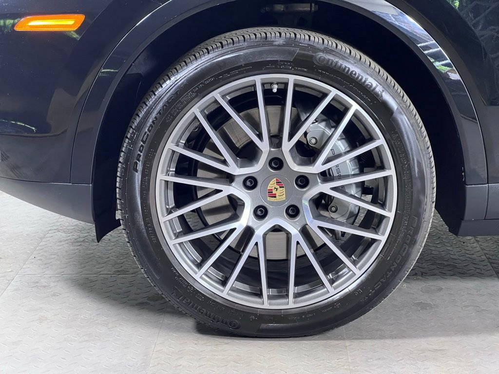 Certified 2023 Porsche Cayenne S AWD/4WD image 11