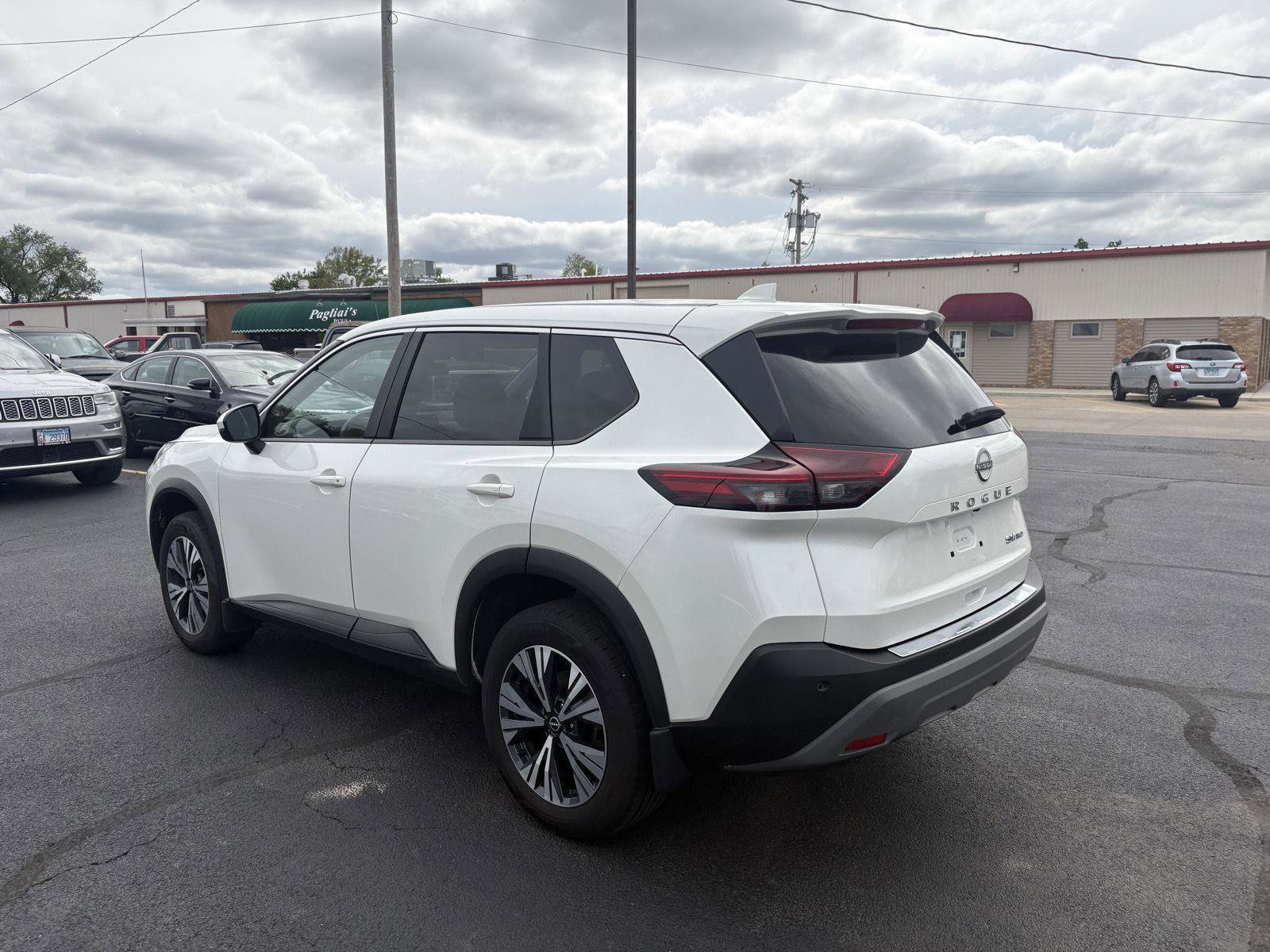 Used 2022 Nissan Rogue SV AWD/4WD image 21