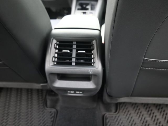 New 2026 Volkswagen Tiguan SE R-Line image 24