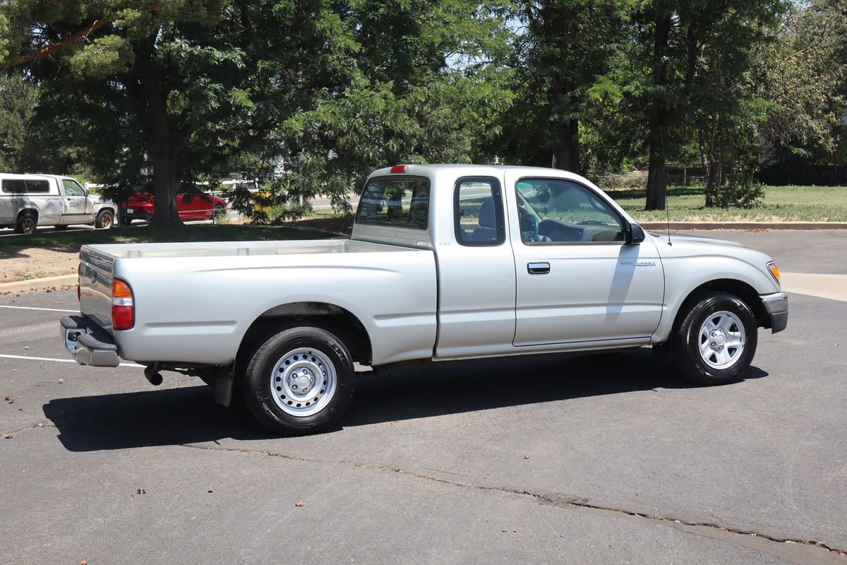 Used 2002 Toyota Tacoma 2WD Xtracab w/ SR5 Pkg w/ Chrome Pkg image 4
