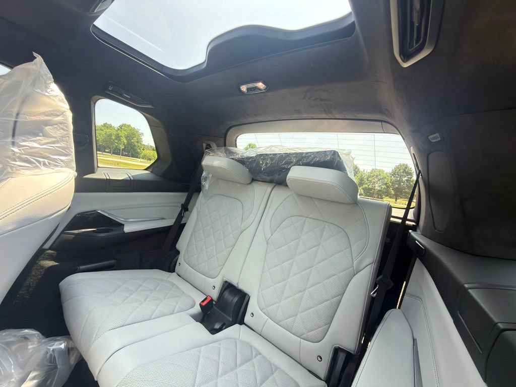 New 2027 BMW X7 xDrive40i w/ M Sport Package AWD/4WD image 22