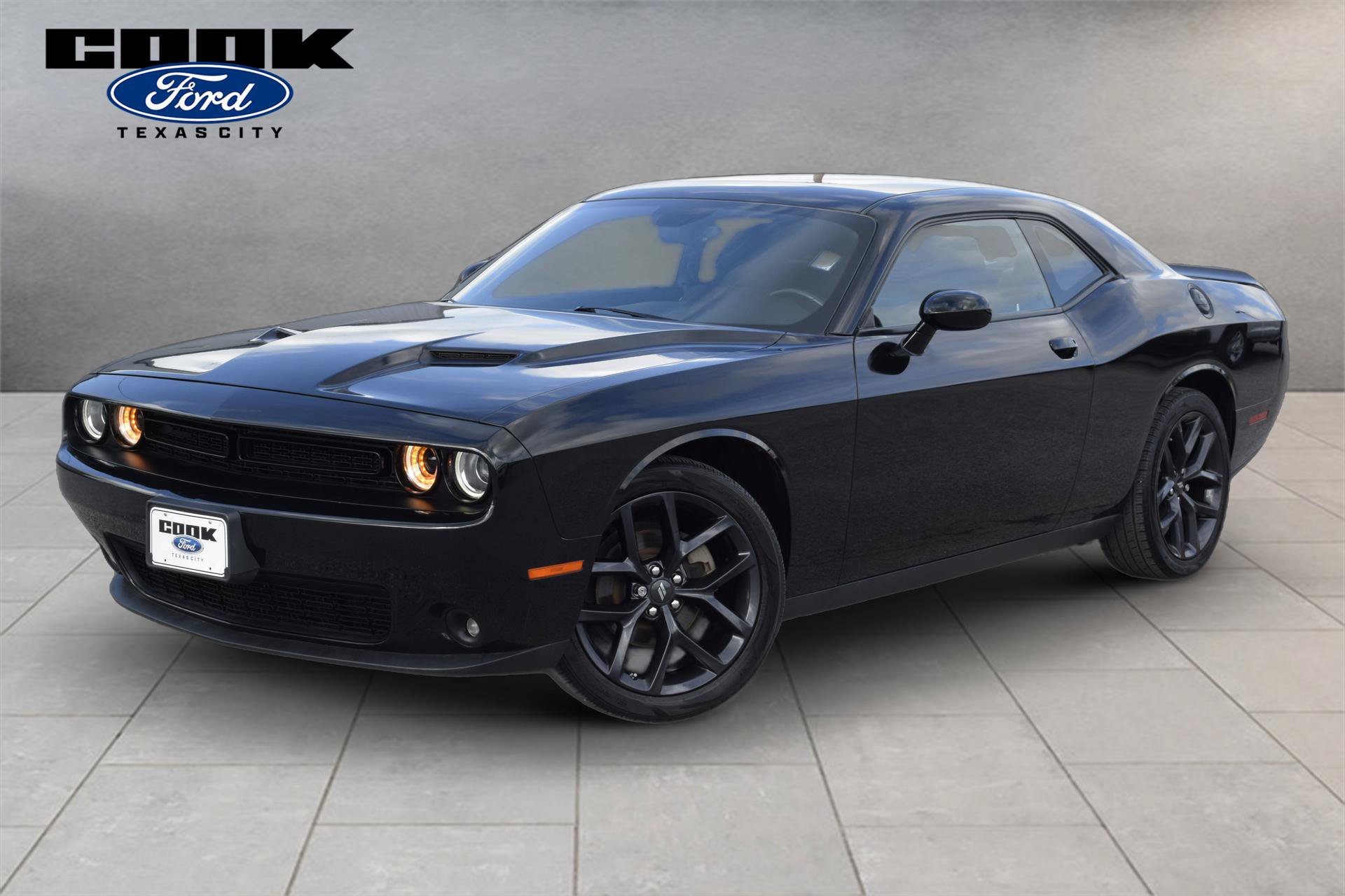 Used 2022 Dodge Challenger SXT w/ Blacktop Package
