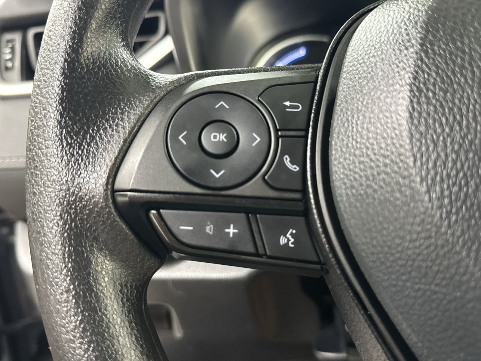 Used 2024 Toyota RAV4 XLE AWD/4WD image 45