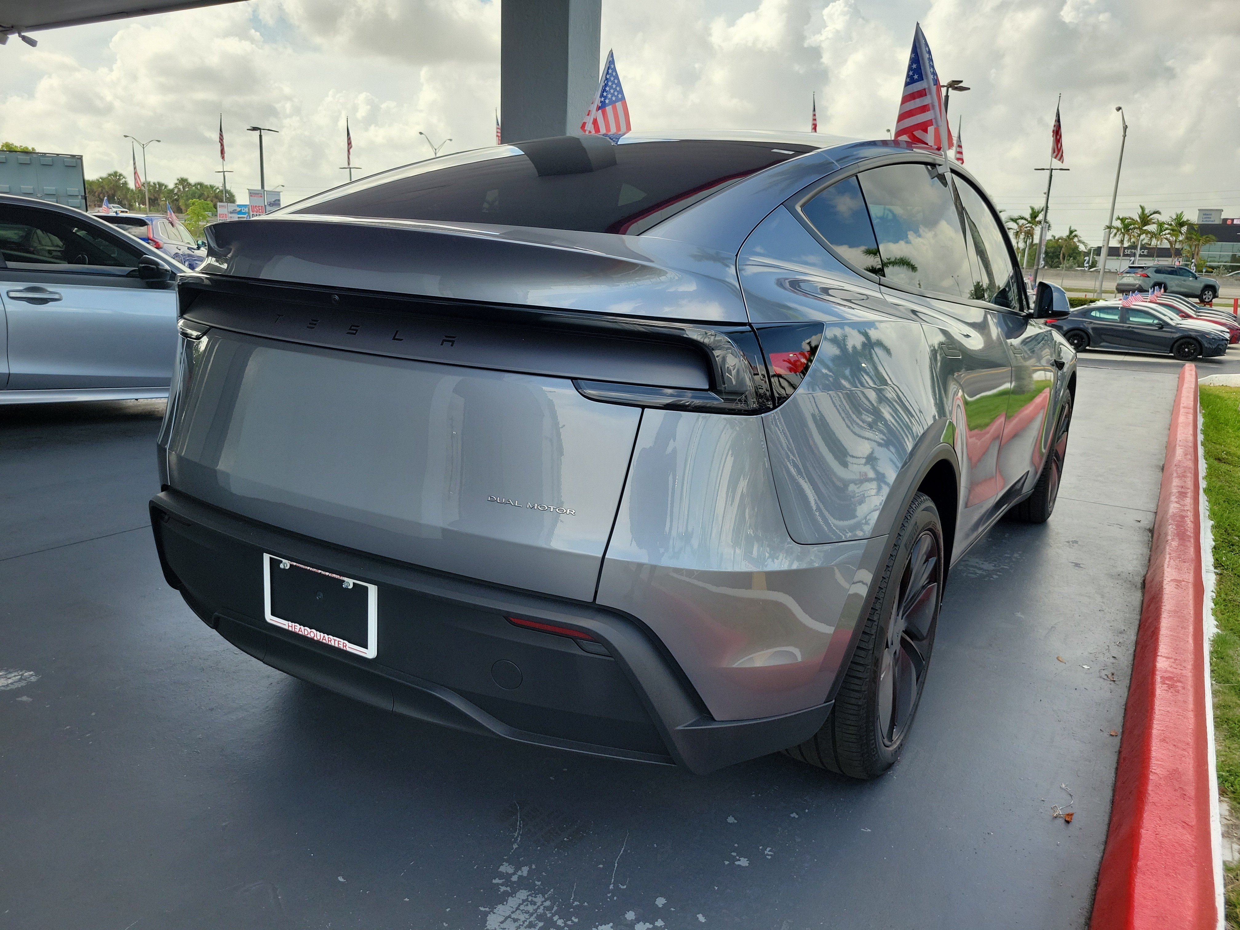 Used 2026 Tesla Model Y AWD image 12