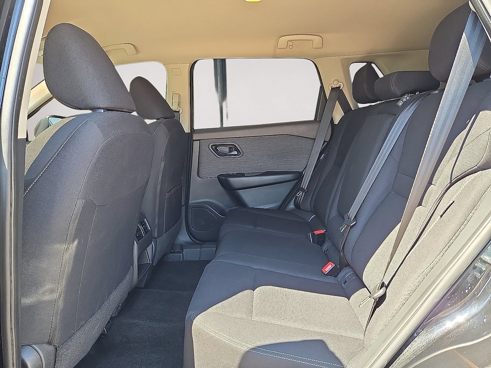 Used 2023 Nissan Rogue S FWD image 13