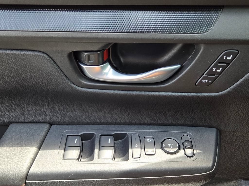 Used 2025 Honda CR-V Sport-L image 29