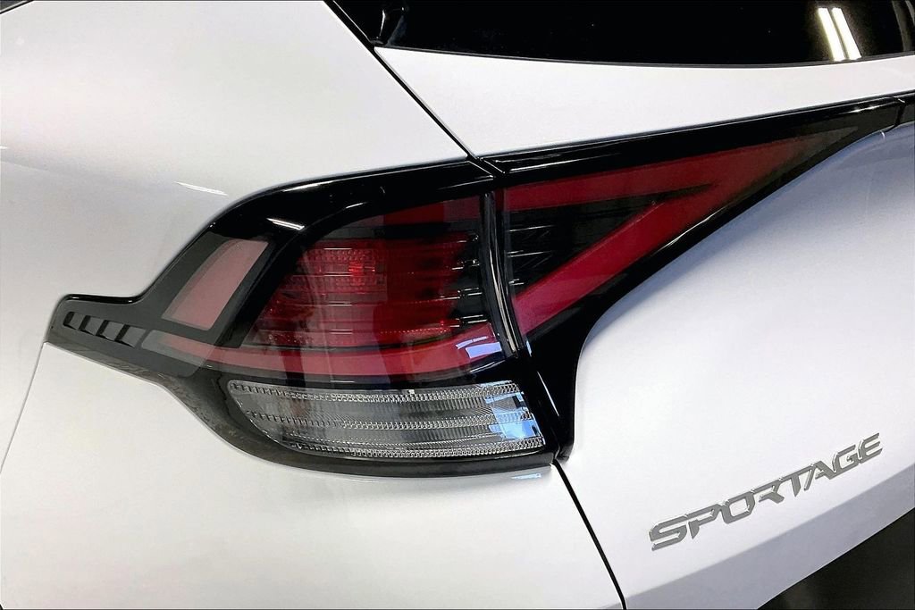 Used 2023 Kia Sportage EX image 39
