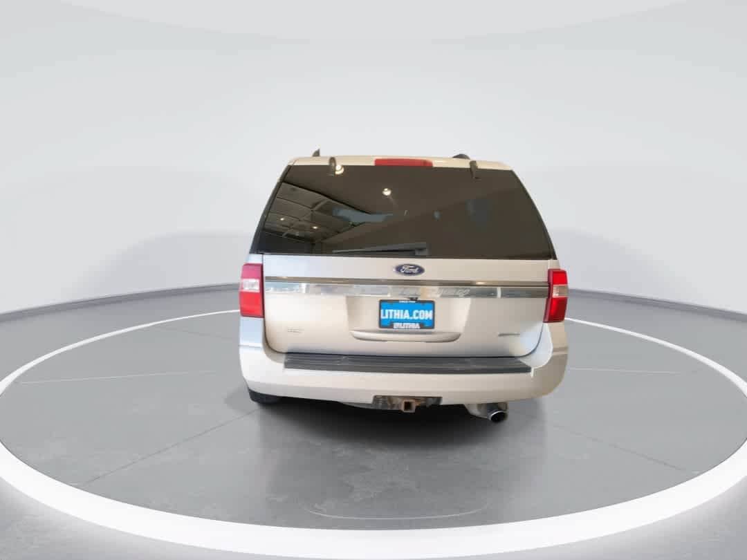 Used 2017 Ford Expedition XLT w/ Equipment Group 202A AWD/4WD image 7