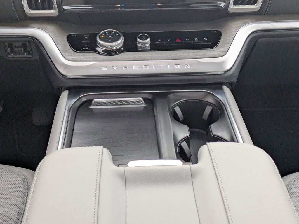 New 2026 Ford Expedition Platinum w/ Driver's Package image 22