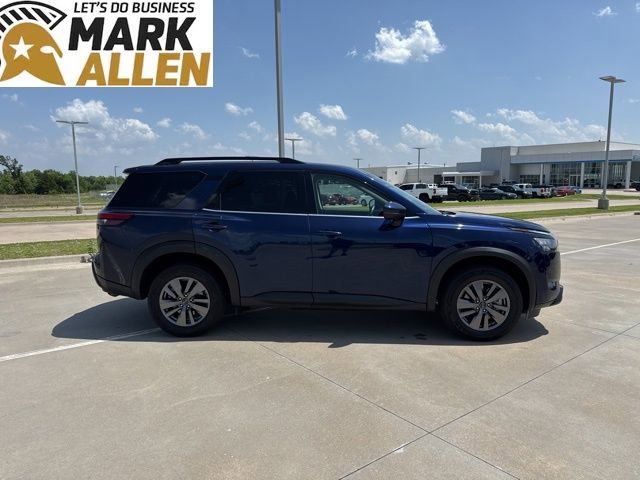 Used 2025 Nissan Pathfinder SV AWD/4WD image 6