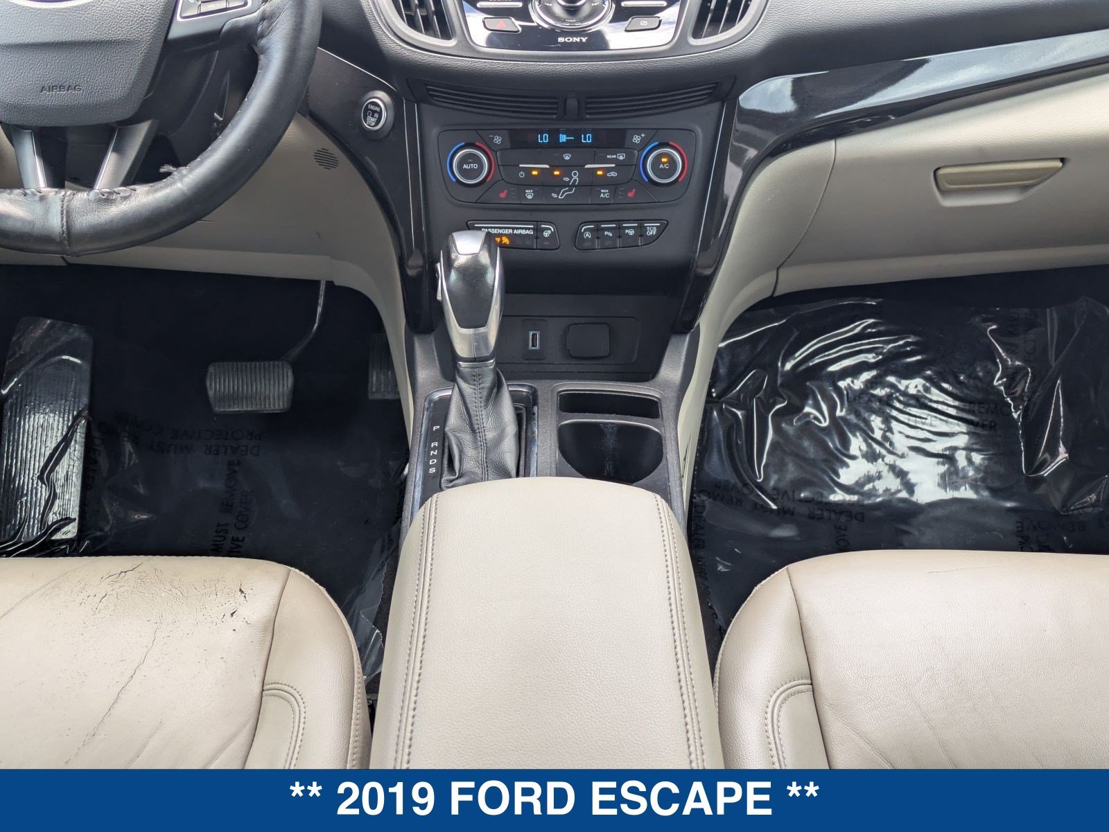 Used 2019 Ford Escape Titanium AWD/4WD image 21
