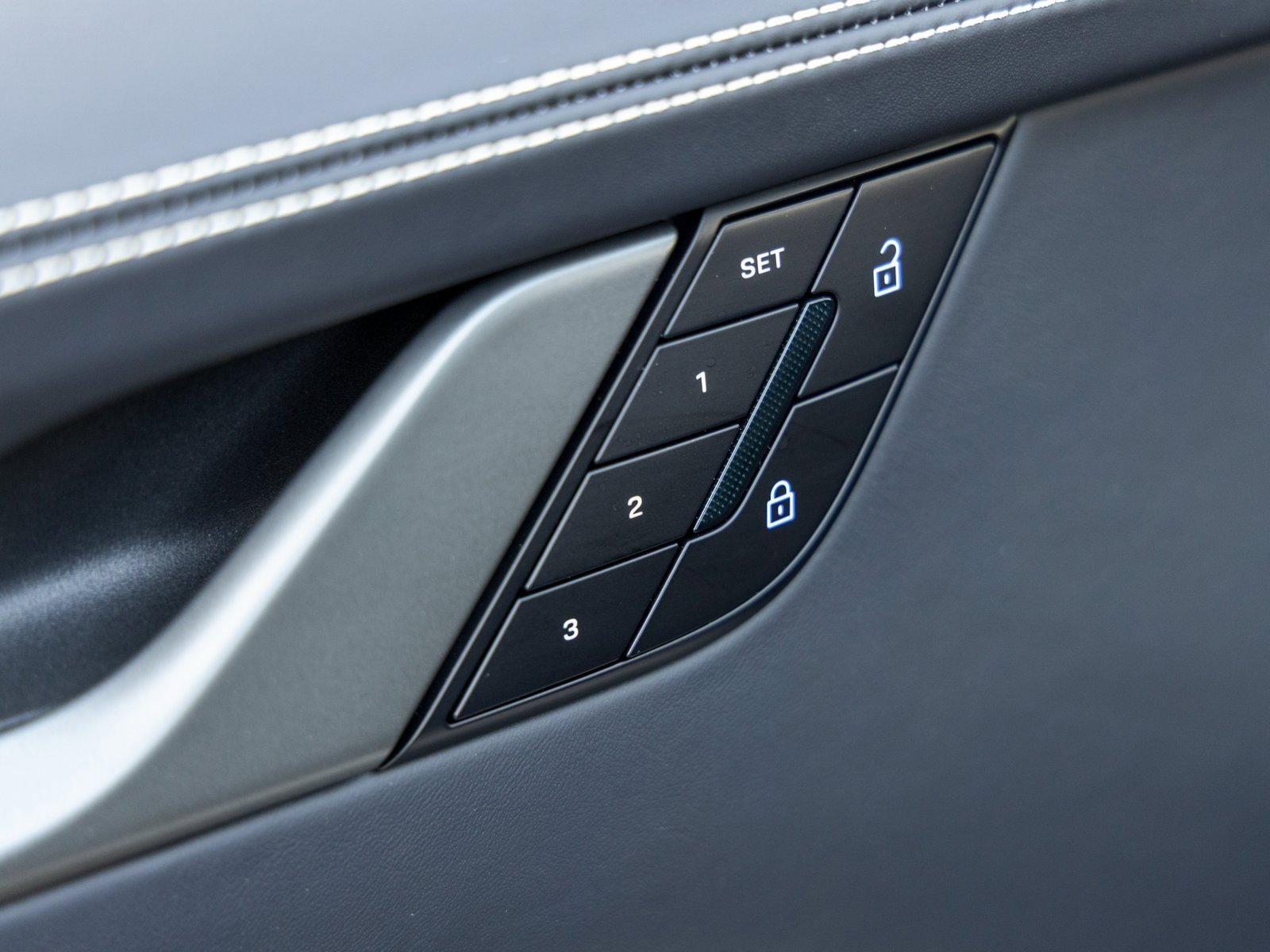 Certified 2025 Porsche 911 Carrera image 26