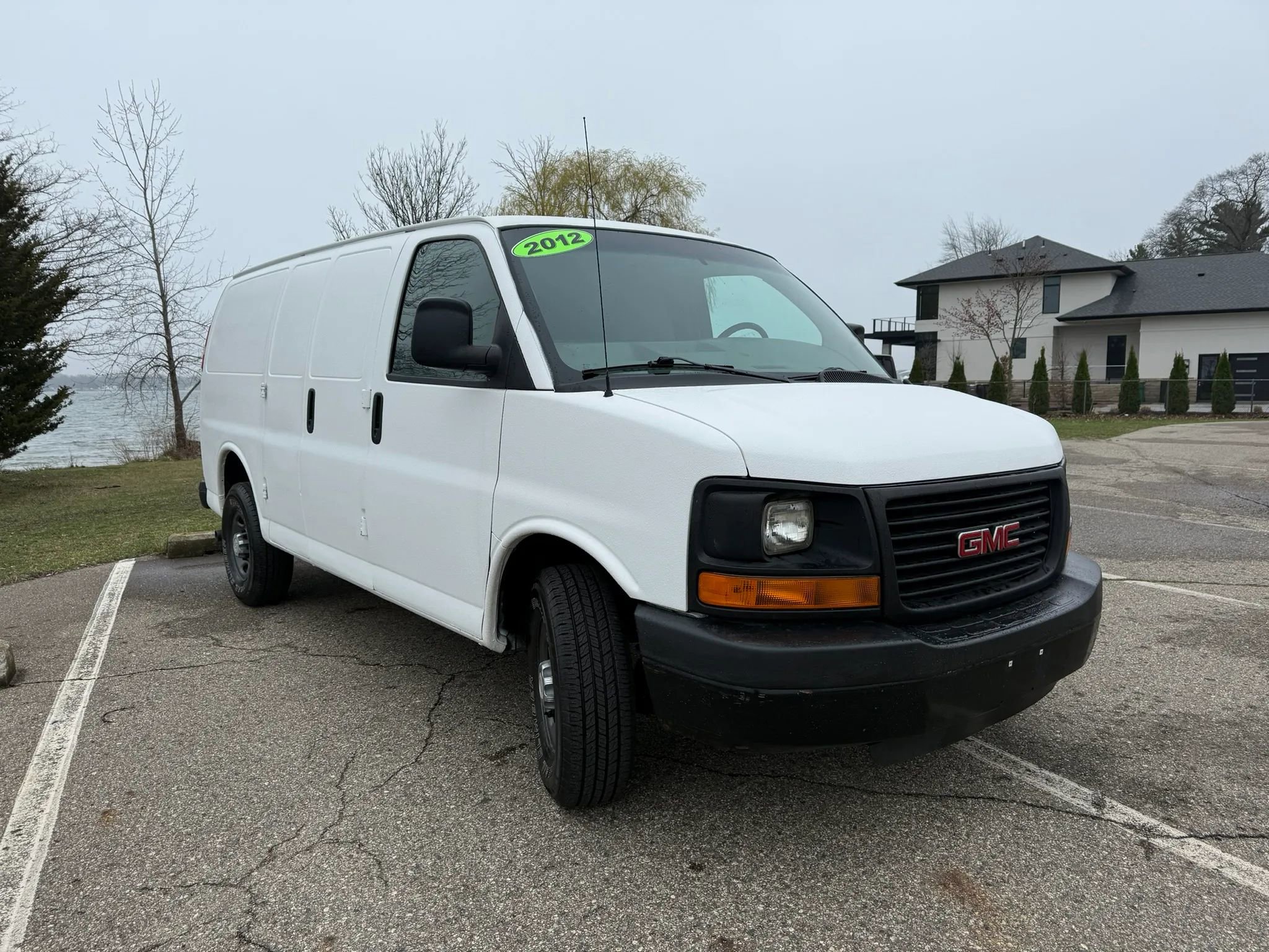 Used 2012 GMC Savana 2500 RWD image 3